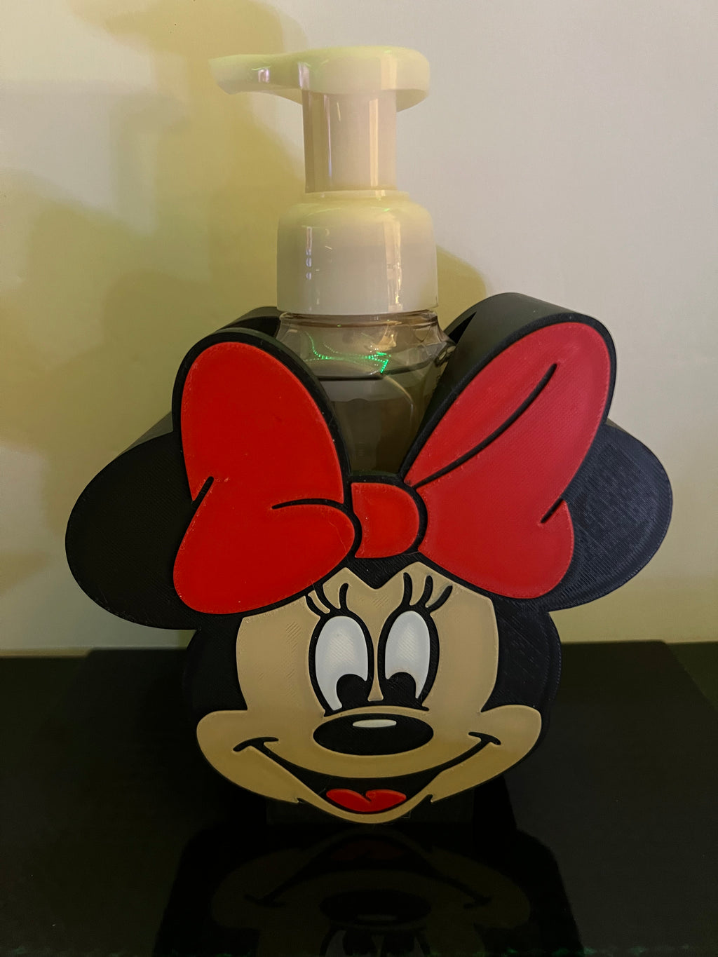 Minnie Mouse bath and body work soap holder